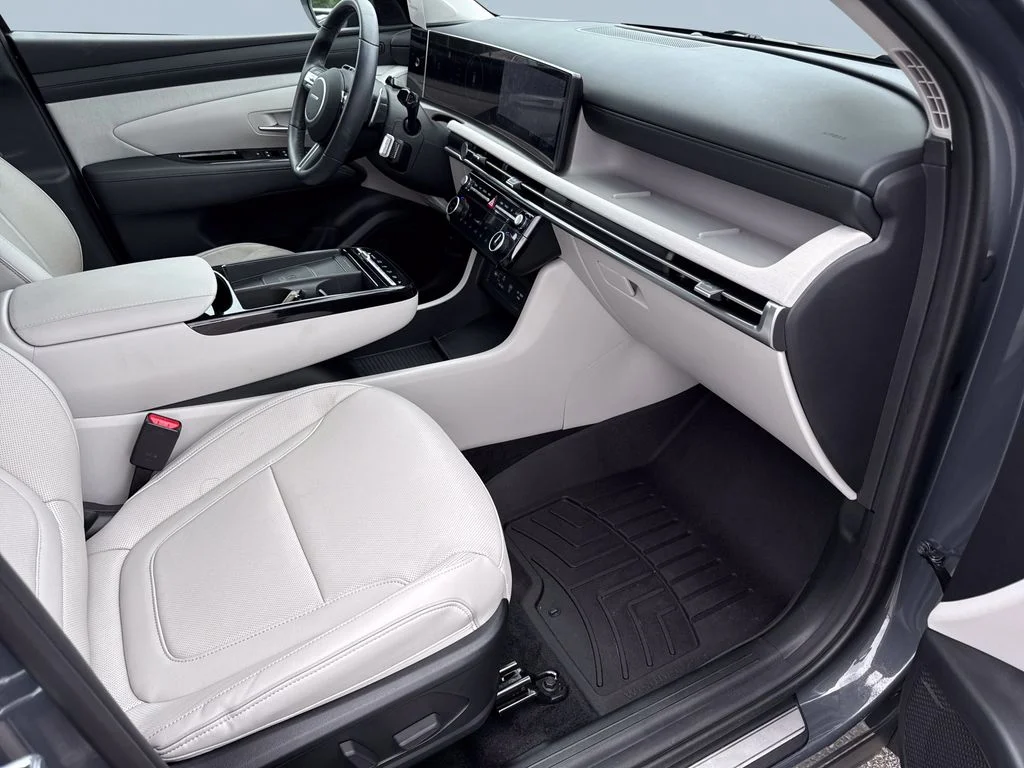 Used 2025 Ecotronic Gray Hyundai Limited image 33