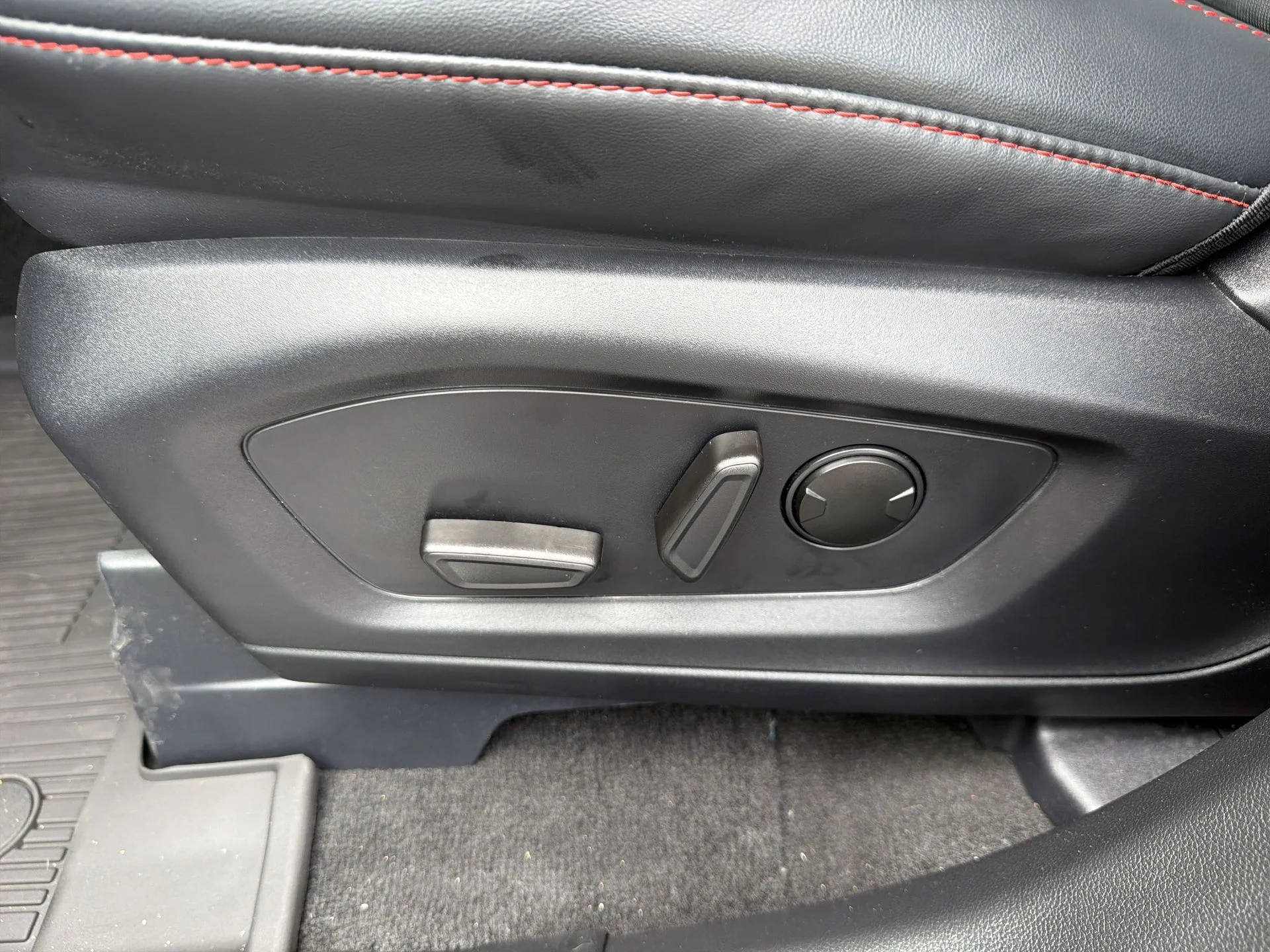 Certified Used 2025 Gray Metallic Ford ST-Line image 22