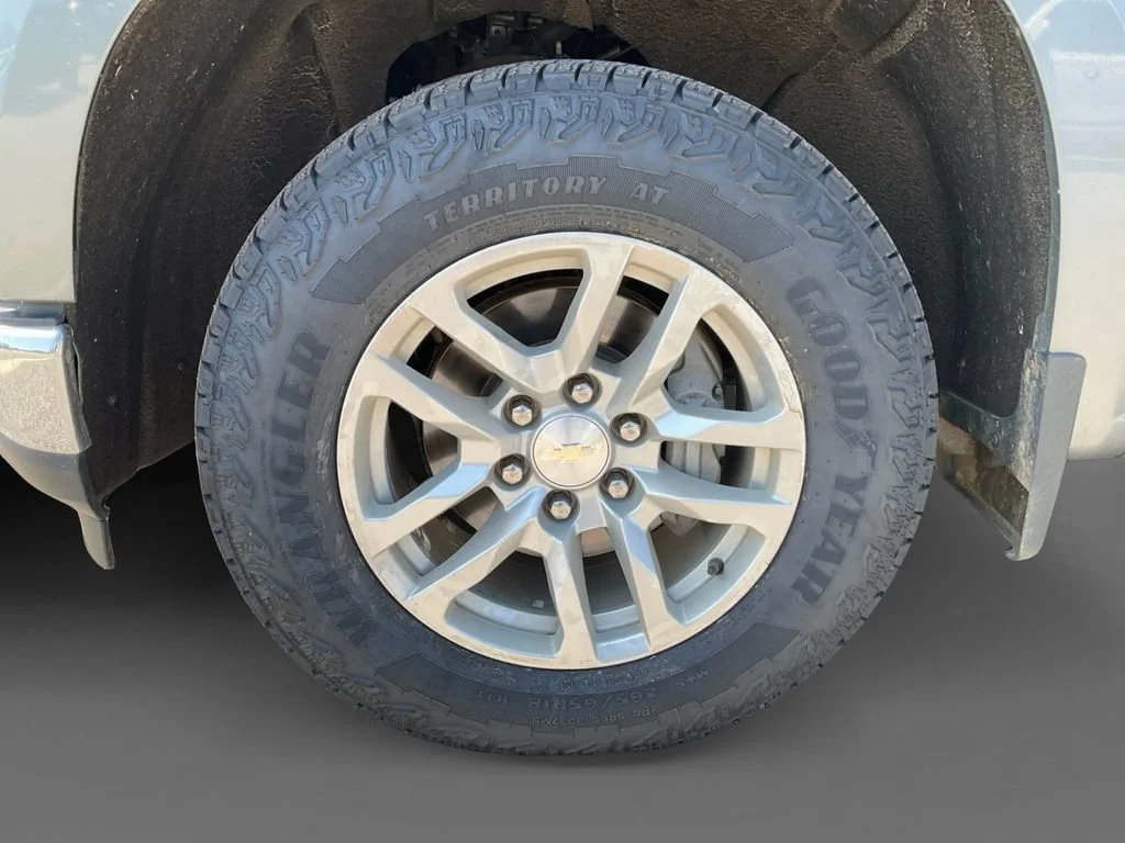 Used 2020 SATIN STEEL METALLIC Chevrolet LT image 13