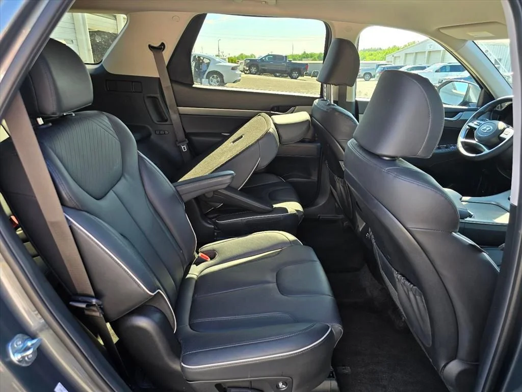 Used 2025 Gray Hyundai SEL image 12