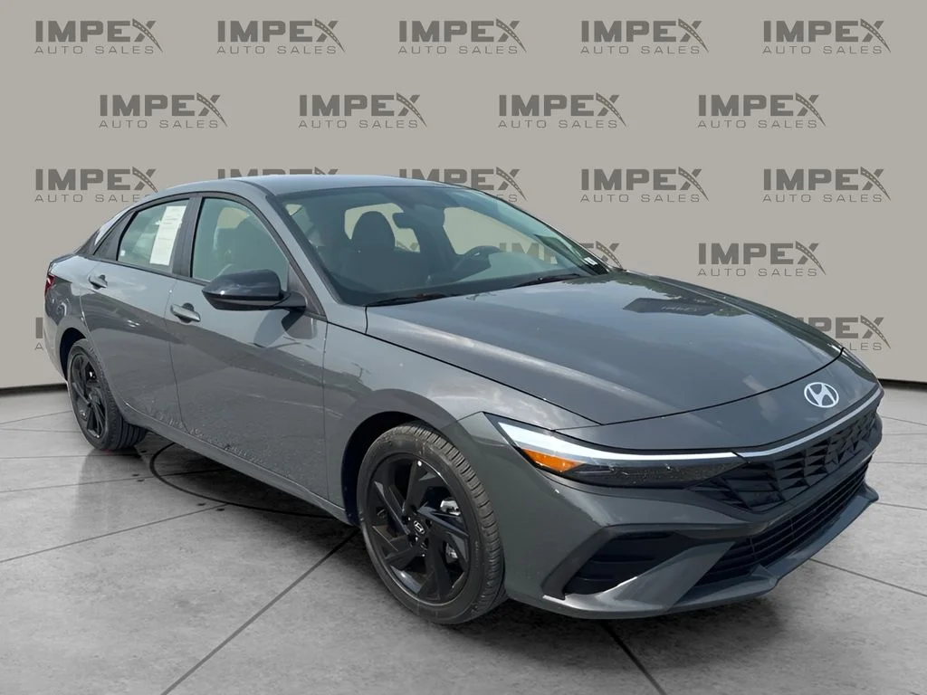 Used 2026 Gray Hyundai SEL Sport image 4