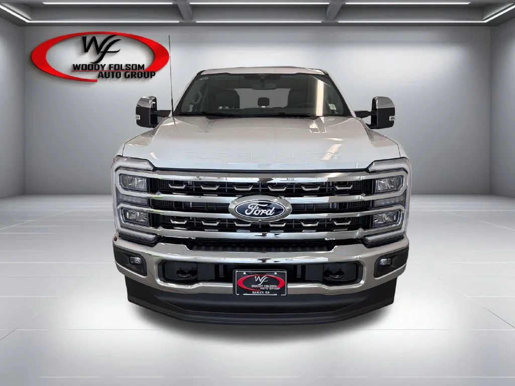 New 2027 Oxford White Ford F-250® Lariat® image 2