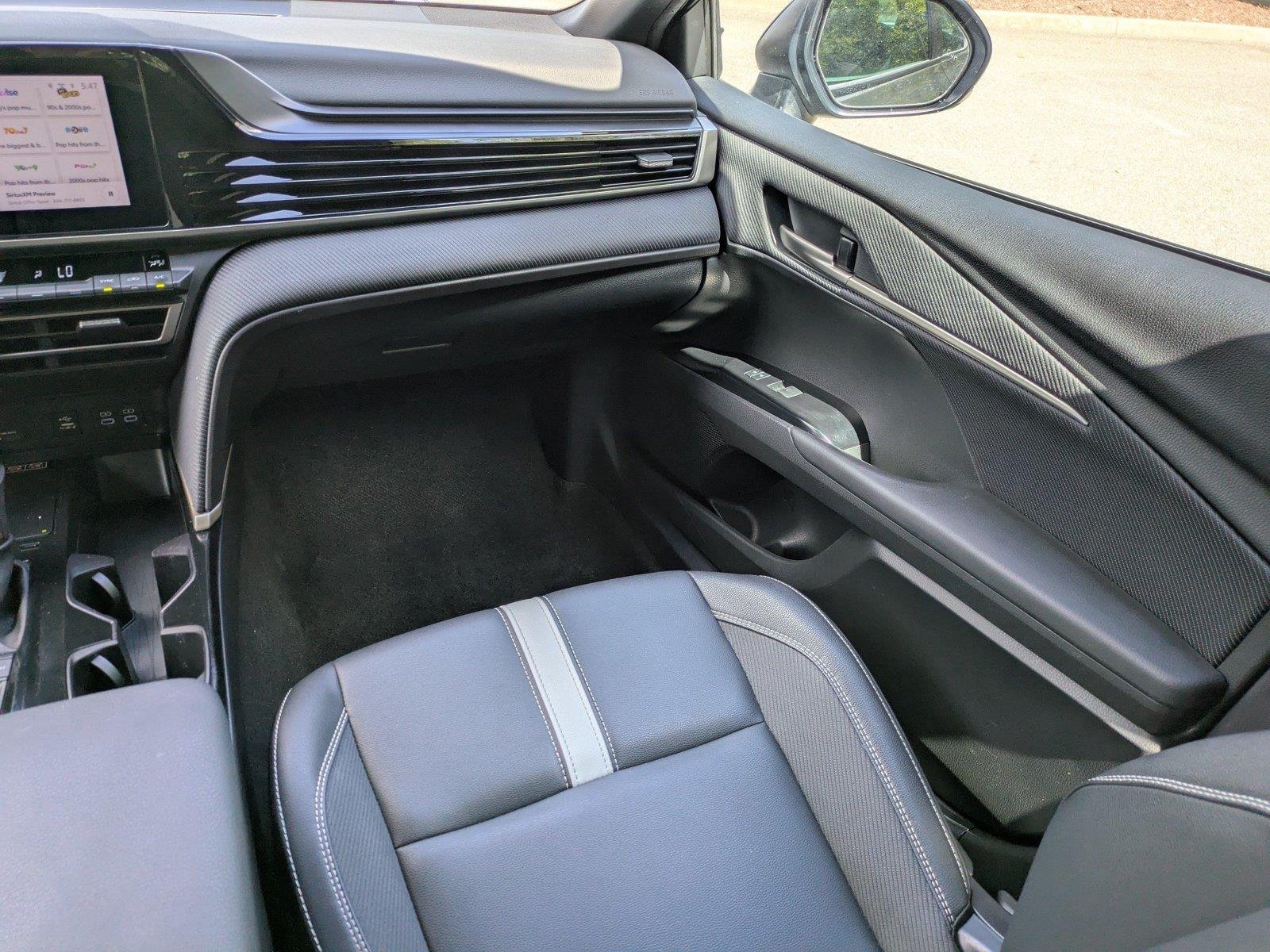 Used 2025  Toyota SE image 16
