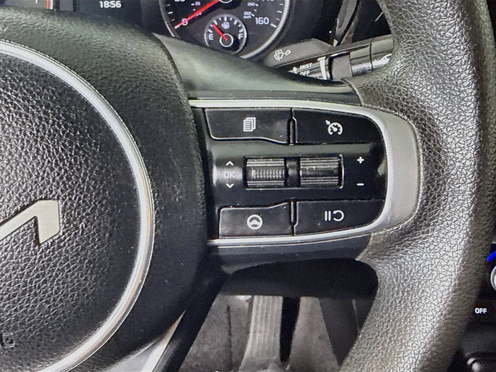 Used 2023 Everlasting Silver Kia LXS image 11