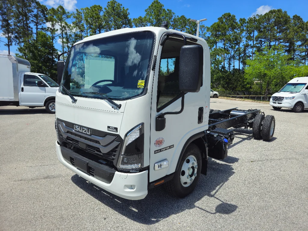 2026 Isuzu NPR's photo