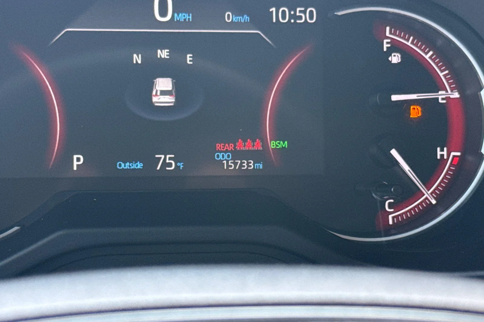 Used 2025  Toyota XLE Premium image 24