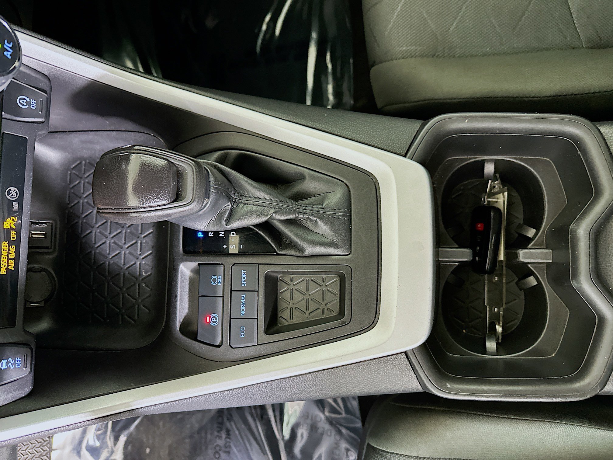 Used 2022 Silver Sky Metallic Toyota XLE image 22