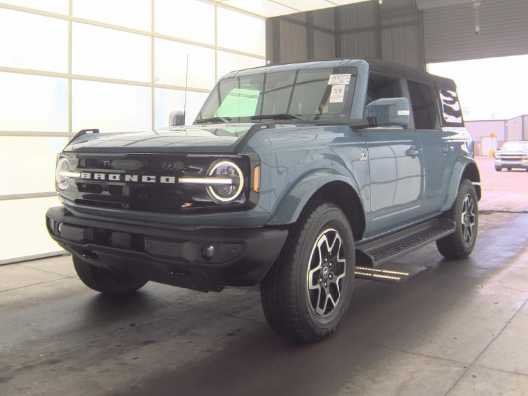 Used 2025 Azure Gray Metallic Ford Outer Banks image 2