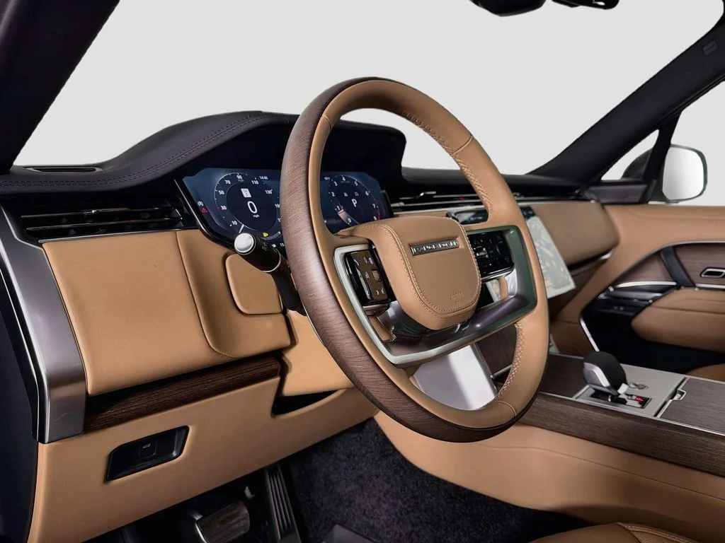 New 2026 Eiger Grey Land Rover SE image 9