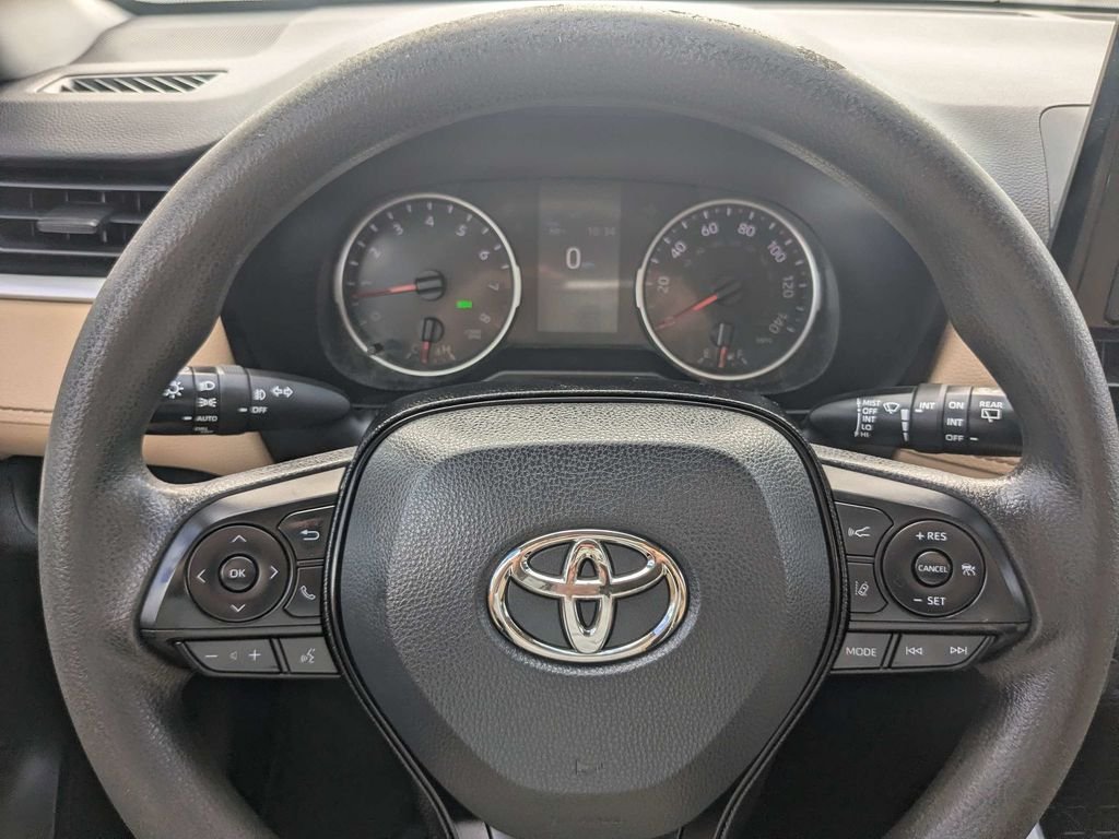 Used 2019 Green Toyota XLE image 34