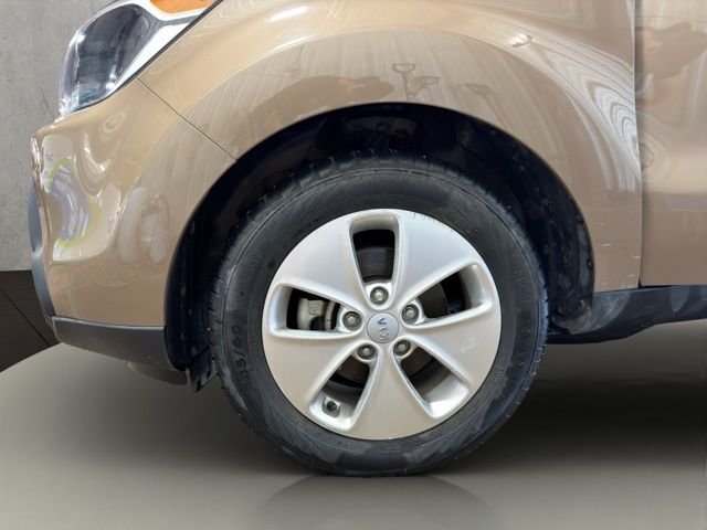 Used 2015 Brown Kia Base image 13