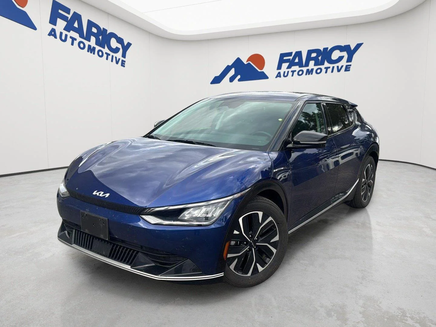 Used 2024 Yacht Blue Kia Wind image 2