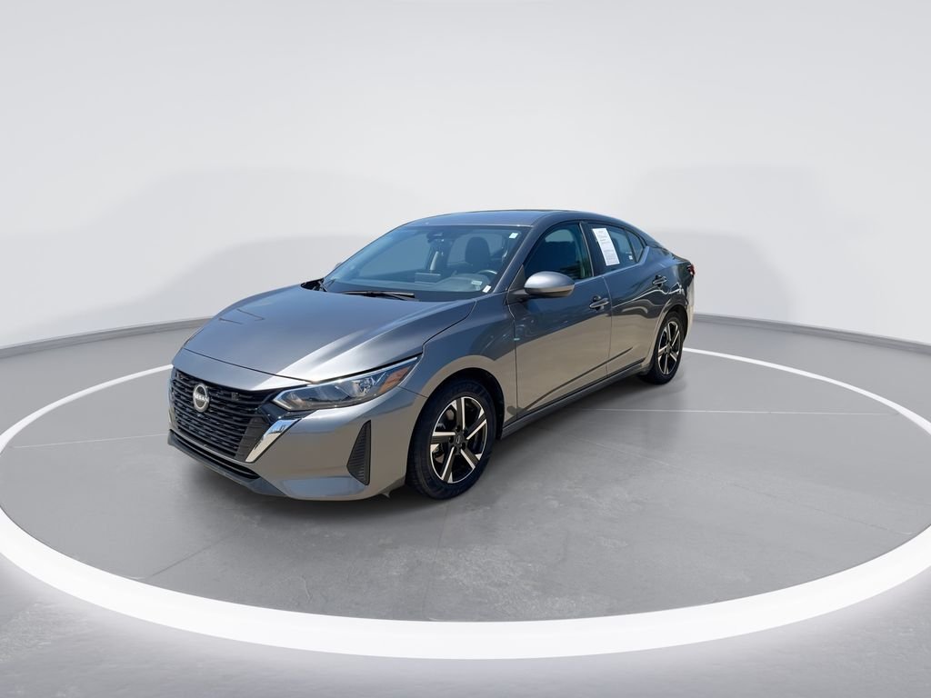 Used 2024 Gray Nissan SV image 4