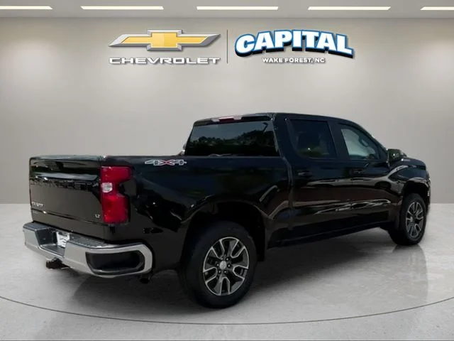 Used 2025 Black Chevrolet LT image 5