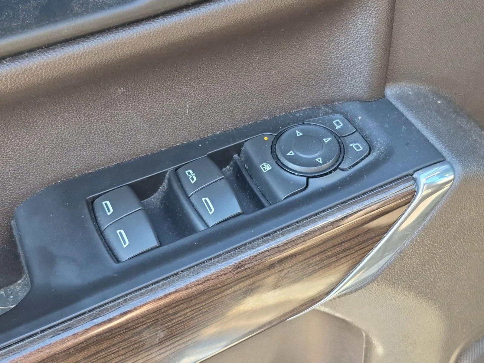 Used 2021 Northsky Blue Metallic Chevrolet LT image 15