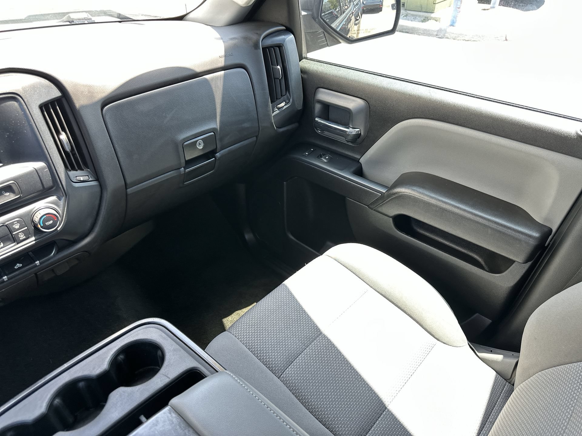 Used 2018 Black Chevrolet Custom image 16