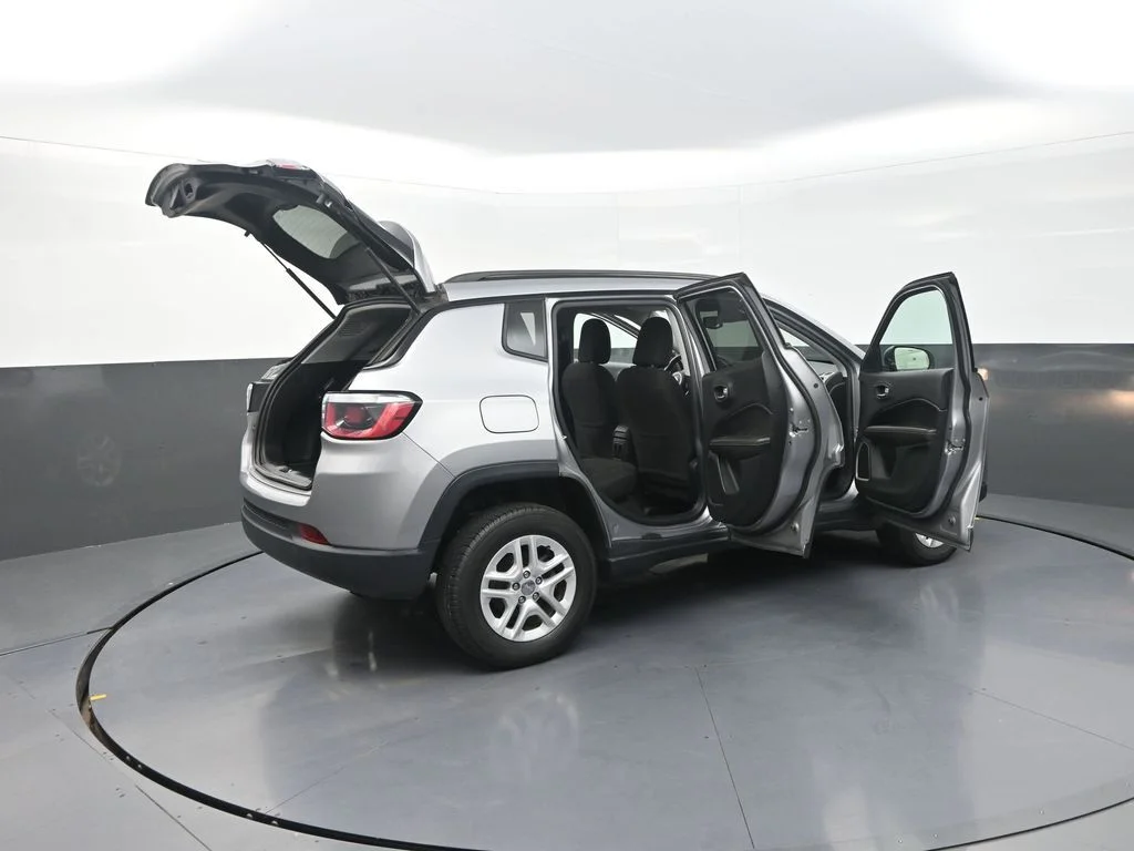 Used 2018 Silver Jeep Sport image 35