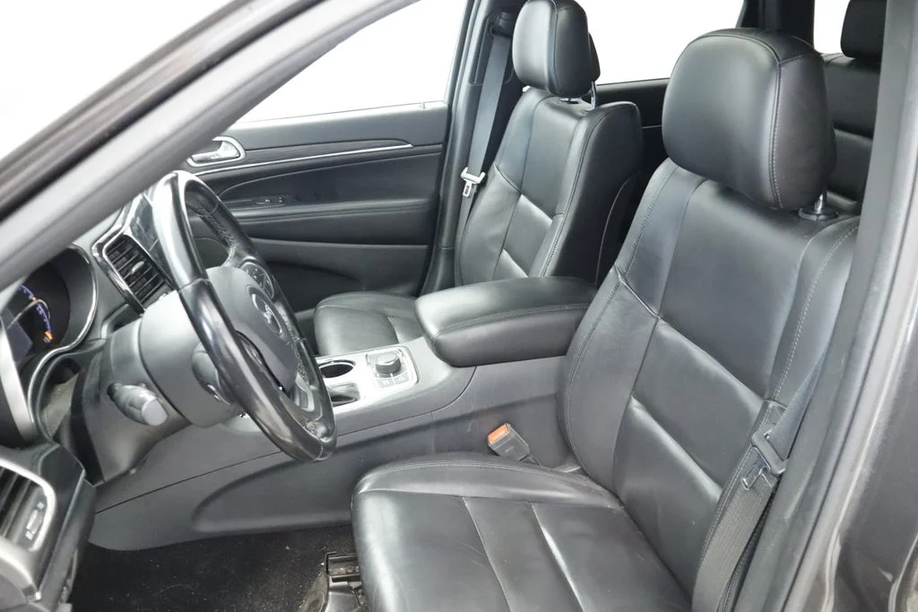 Certified Used 2020 Gray Jeep Limited image 31