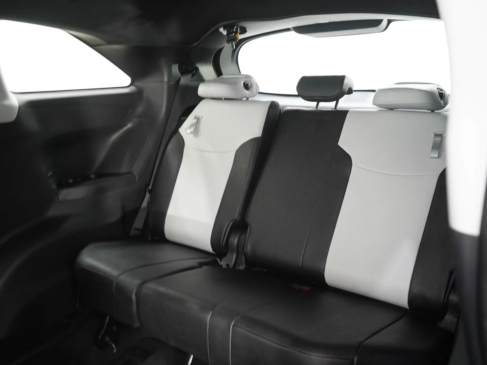 Used 2025  Toyota  image 15