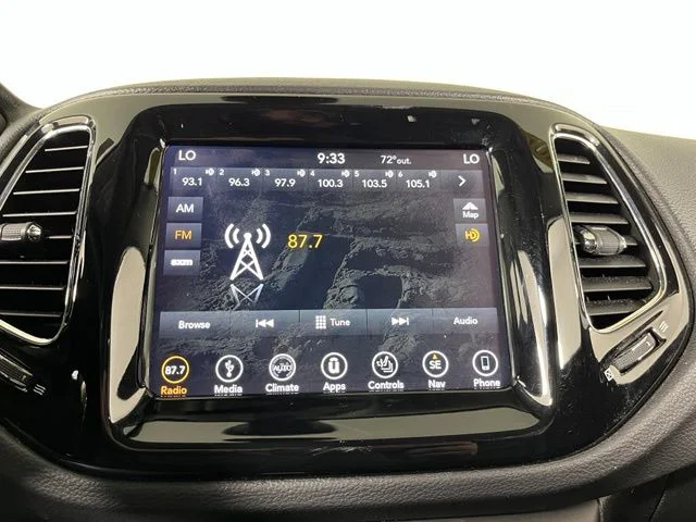 Used 2018 Gray Jeep Limited image 23