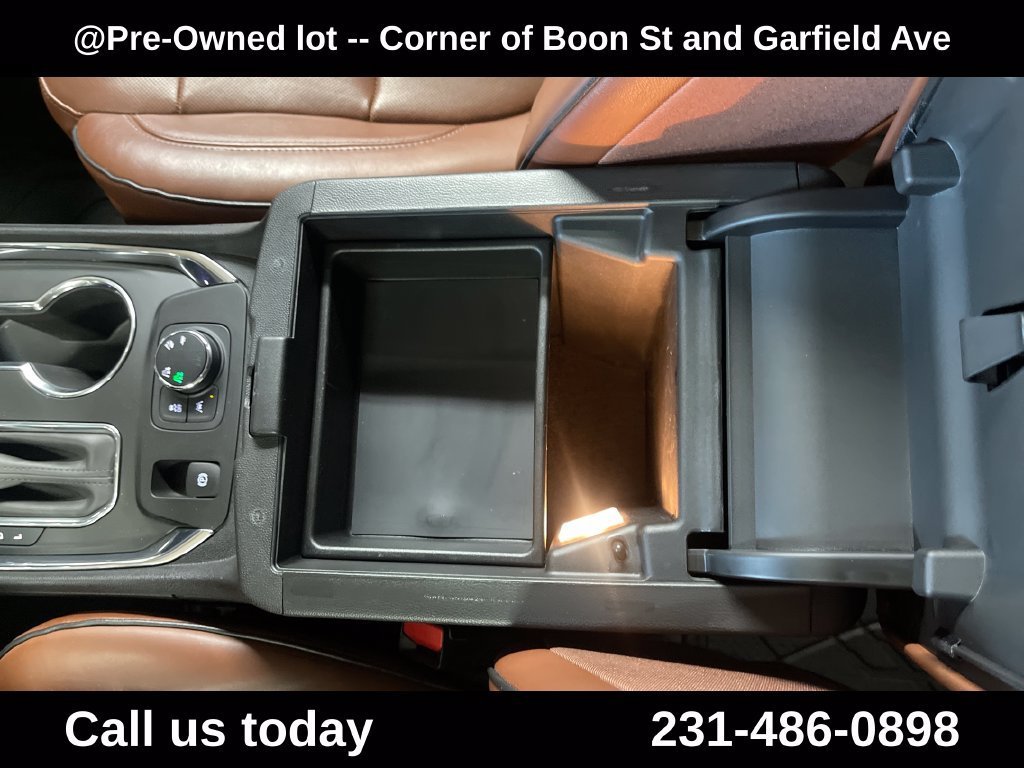 Used 2019 MOSAIC BLACK METALLIC Chevrolet High Country image 24