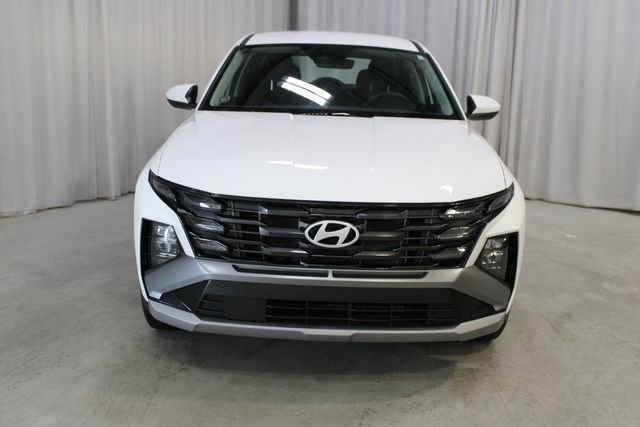 Used 2025 White Pearl Hyundai SE image 24