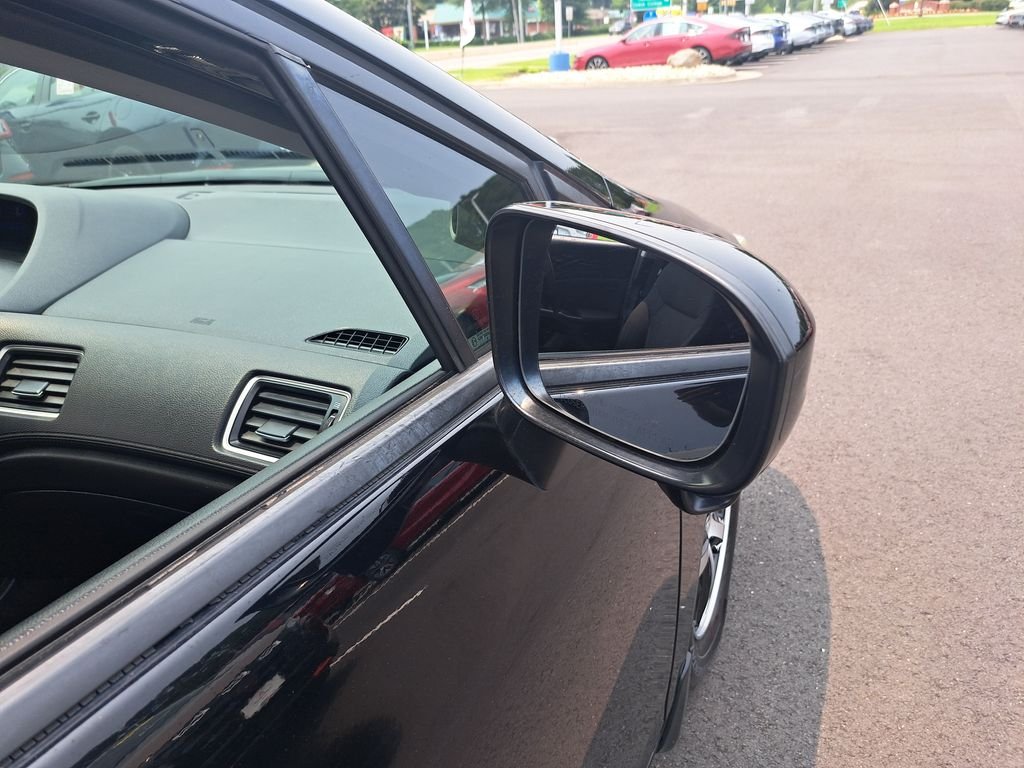 Used 2015 Black Honda SE image 36