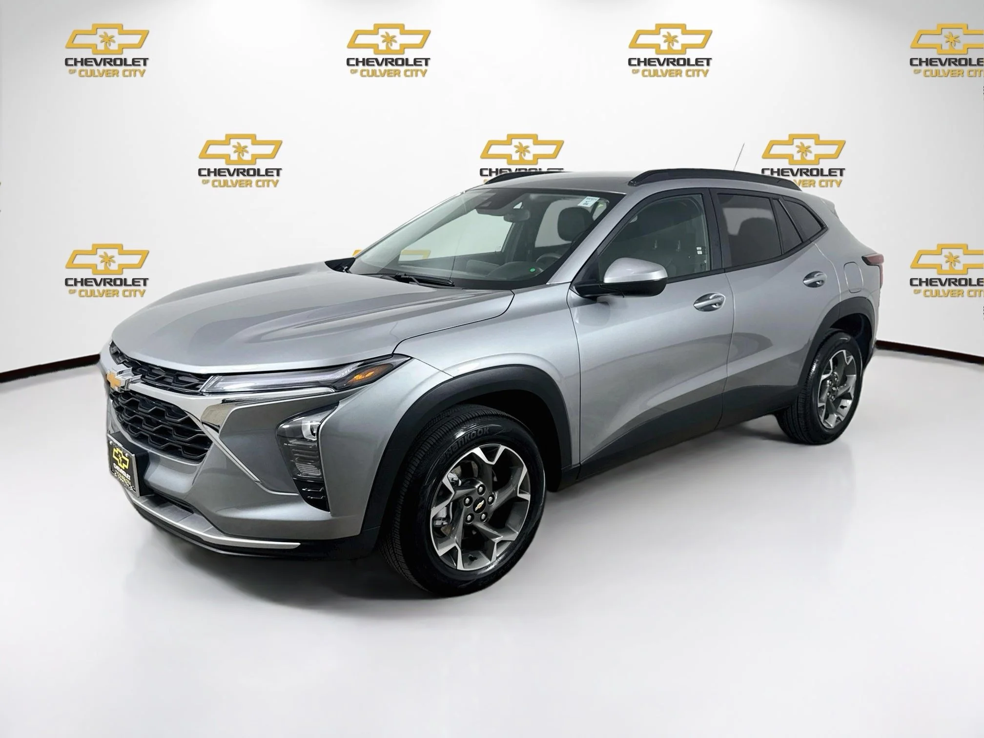 Used 2025 Sterling Gray Metallic Chevrolet LT image 3