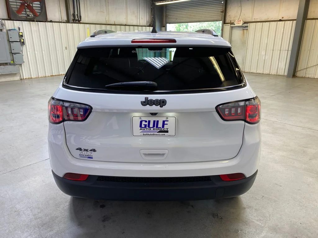Used 2026 White Jeep Latitude image 7
