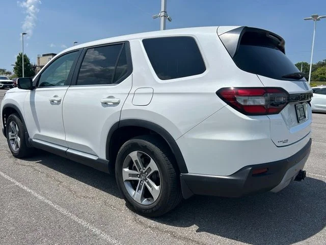 Used 2023 White Honda EX-L image 4