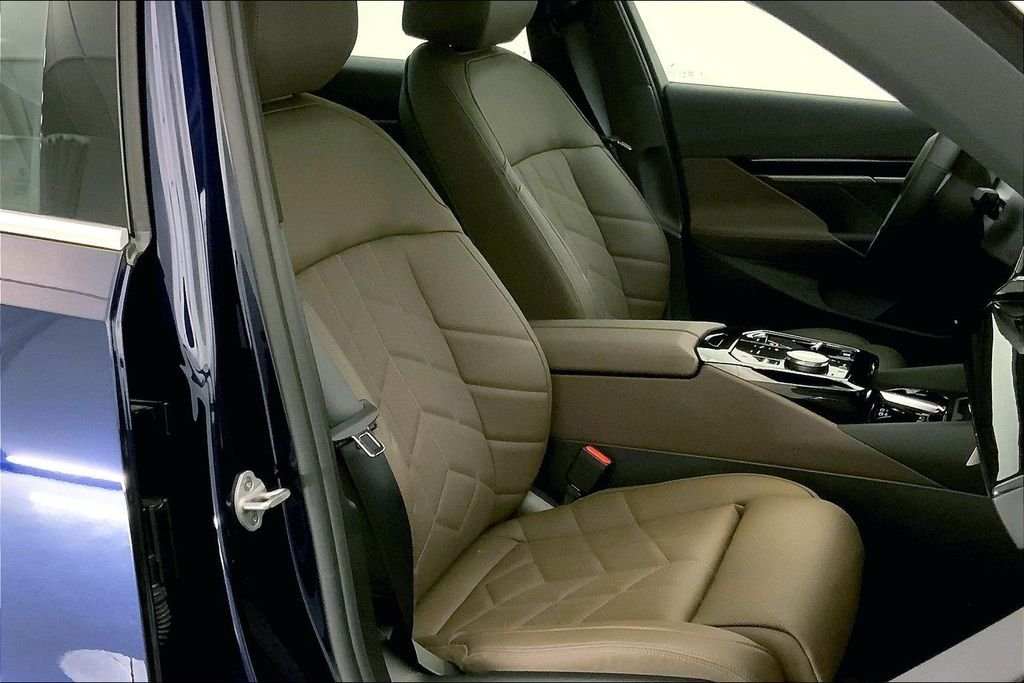 2026 BMW 5 Series 530i - Photo 7