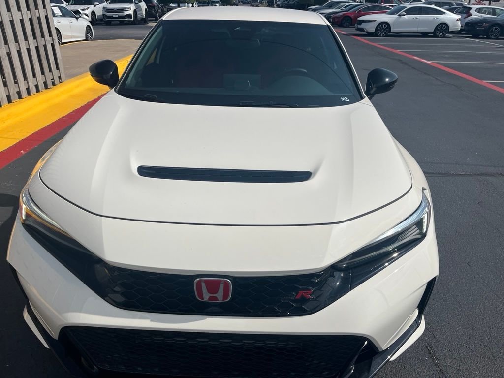 Certified Used 2024 Championship White Honda  image 2