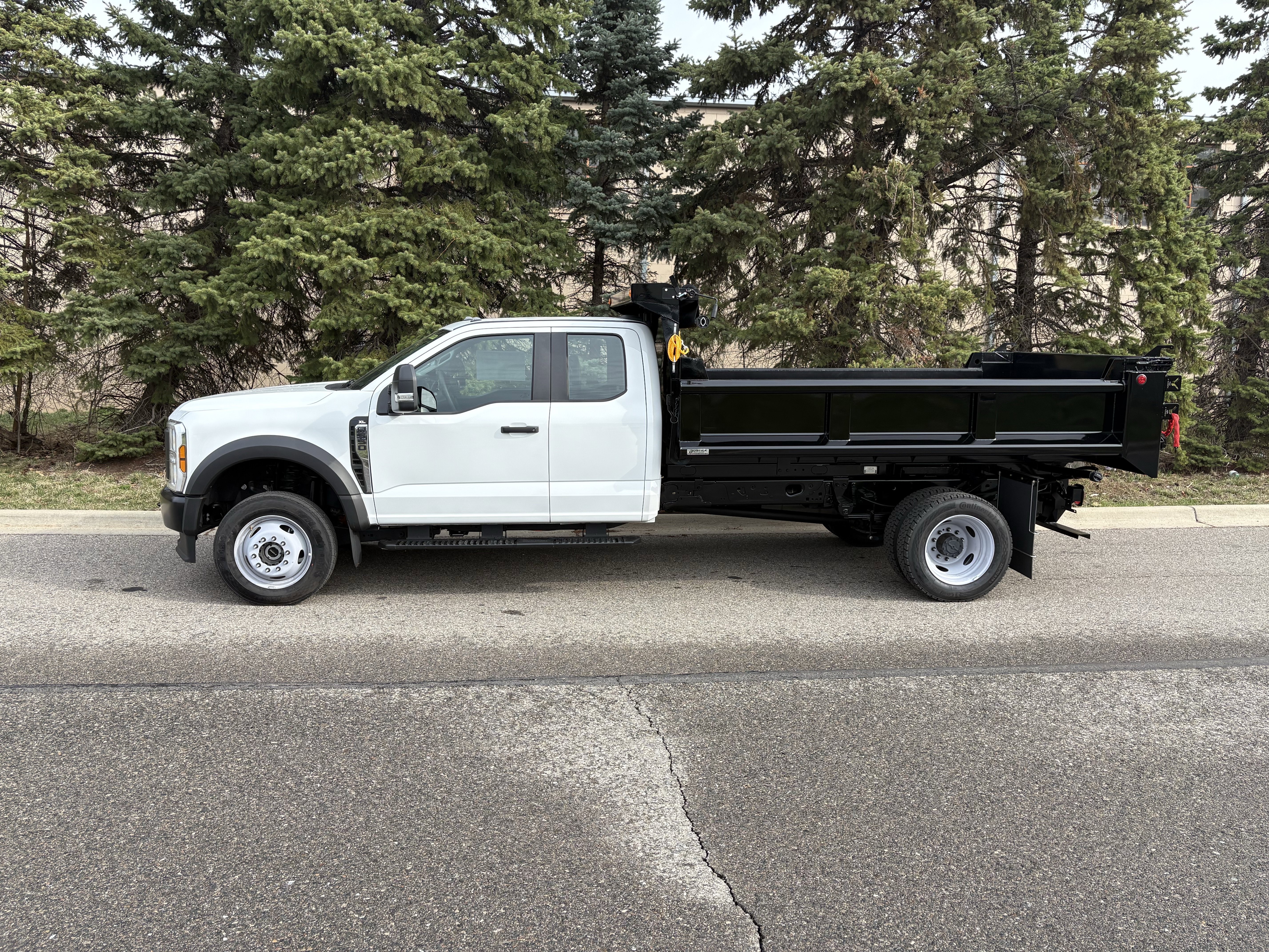 New 2026 Oxford White Ford DUMP BODY image 2
