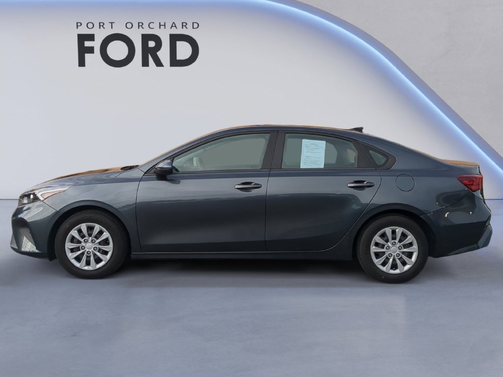 Used 2022 Gravity Gray Kia FE image 3
