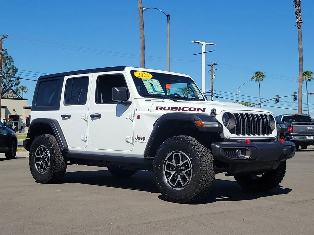 Used 2024 Bright White Clearcoat Jeep Rubicon image 37