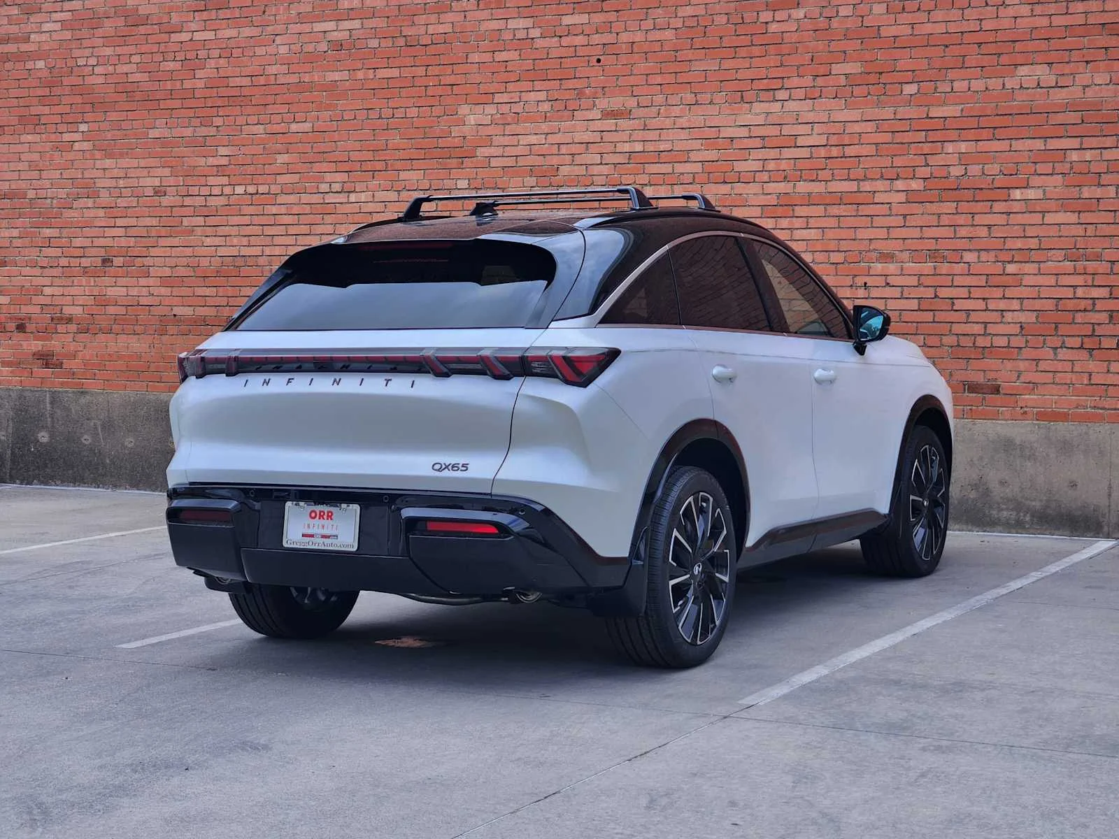 New 2027 2T RAD WHT INFINITI Autograph AWD image 3