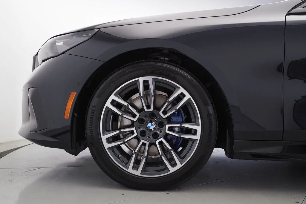 New 2027 Carbon Black Metallic BMW 530i image 5