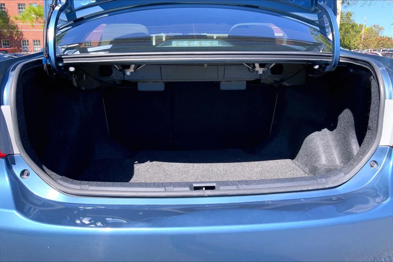 Used 2013 Tropical Sea Metallic Toyota LE image 33