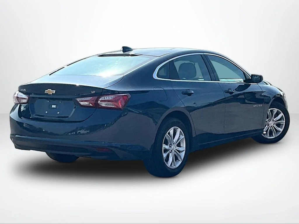 Used 2020 Blue Chevrolet LT image 3