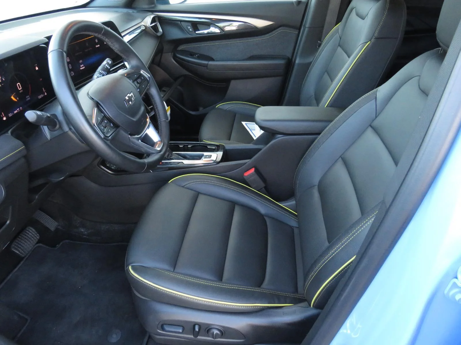 Used 2024 Fountain Blue Chevrolet ACTIV image 22