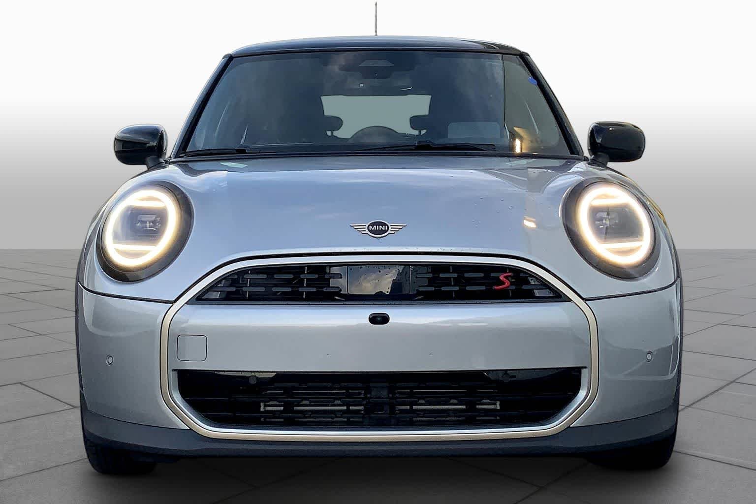 Used 2025 Melting Silver III Metallic MINI Cooper S image 3