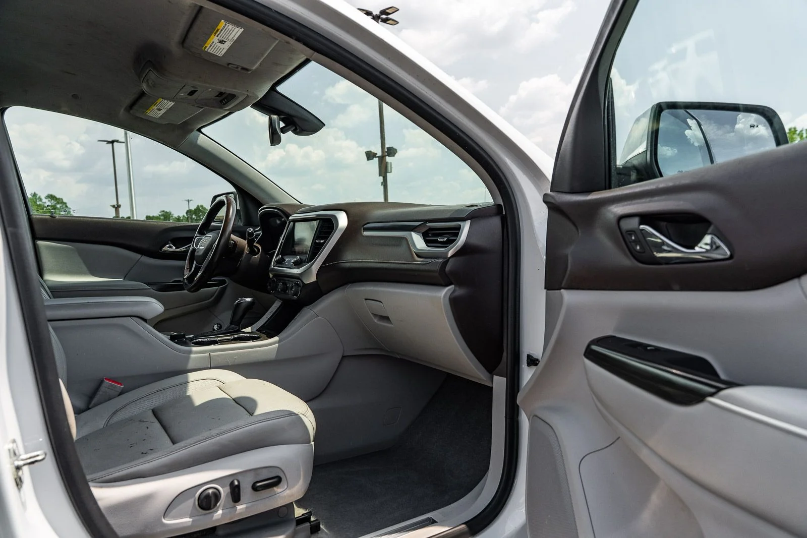 Used 2018 White GMC SLT-2 image 10
