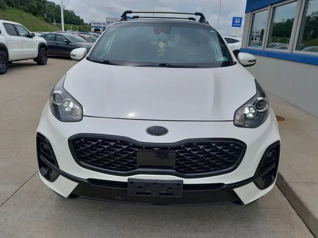 Used 2022 White Kia Nightfall image 4