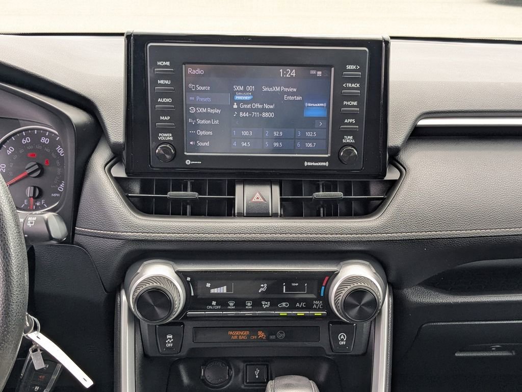 Used 2022  Toyota LE image 17