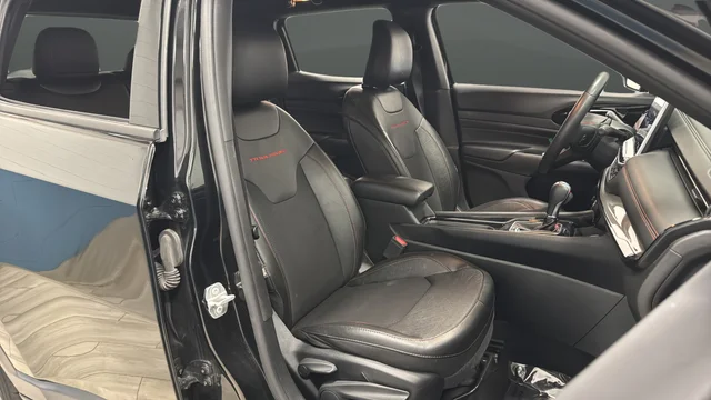 Used 2023 Diamond Black Jeep Trailhawk image 22
