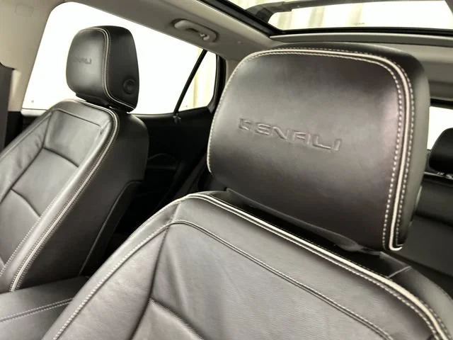 Used 2018 RED QUARTZ TINTCOAT GMC Denali image 25