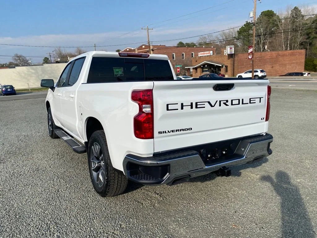 2025 Chevrolet Silverado 1500 LT - Photo 5