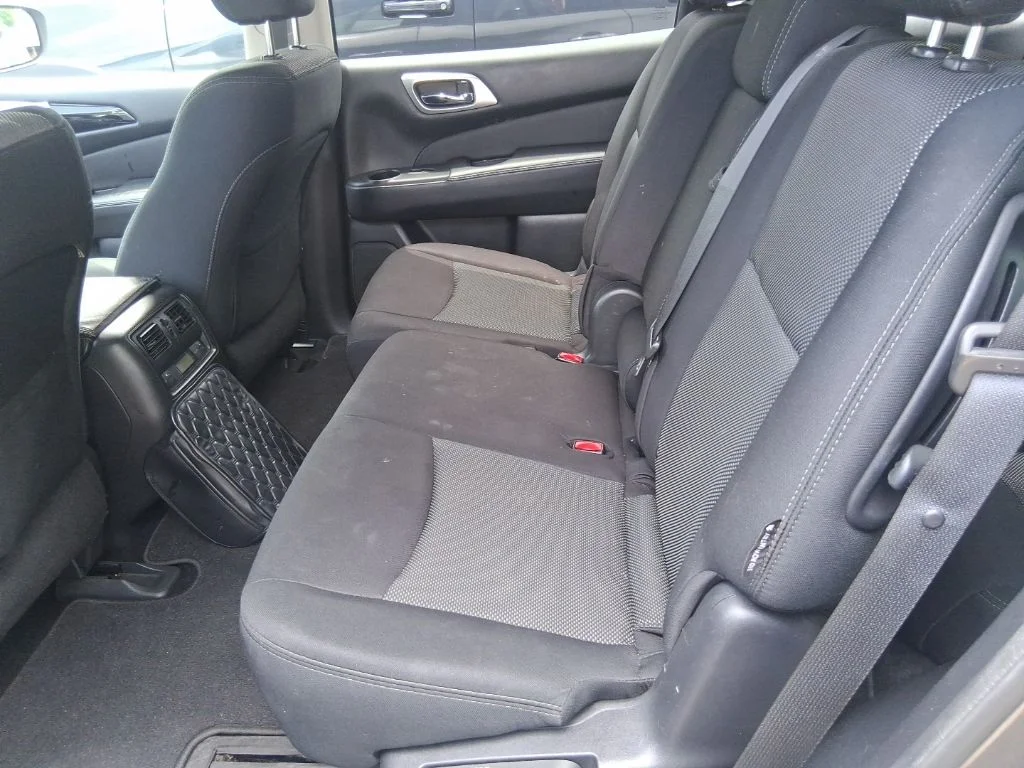 Used 2019 Gray Nissan S image 12