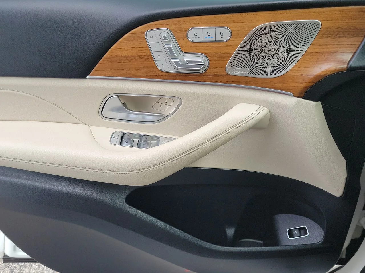 Certified Used 2023  Mercedes-Benz GLE 350 image 25