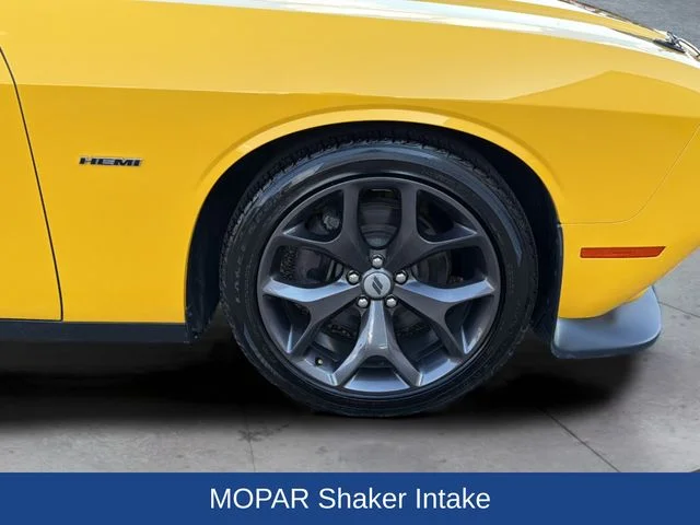 Used 2019 Yellow Dodge R/T image 29